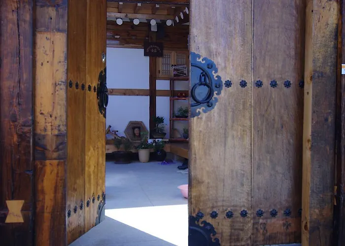 Hanok Nuha Gasthuis *