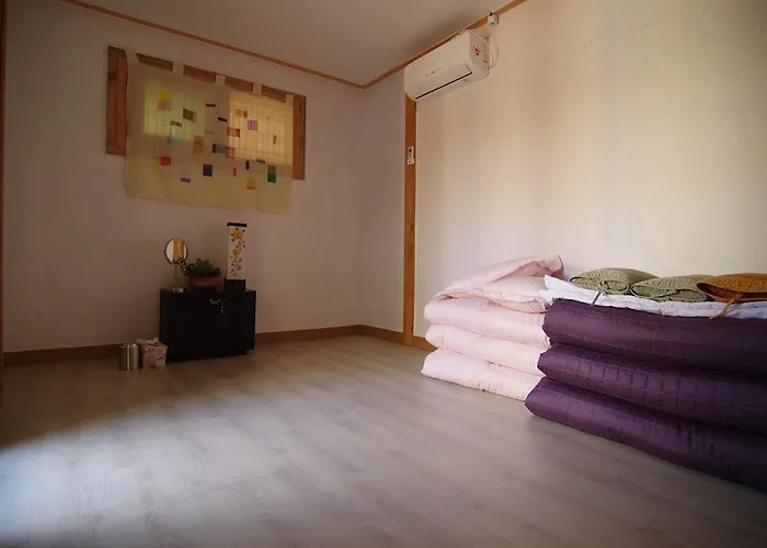 Hanok Nuha Gasthuis